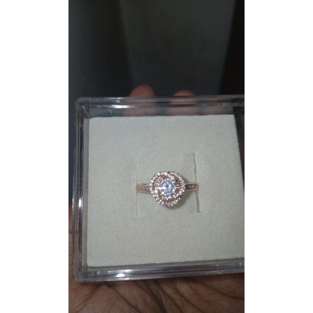 cincin moissanite