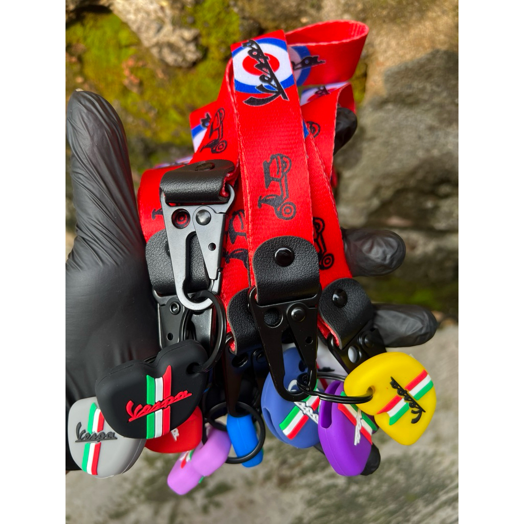 Termurah paket 2 in 1 Gantungan Kunci Motor Vespa Kulit Kondom Silikon Sarung Kunci Aksesoris Motor 