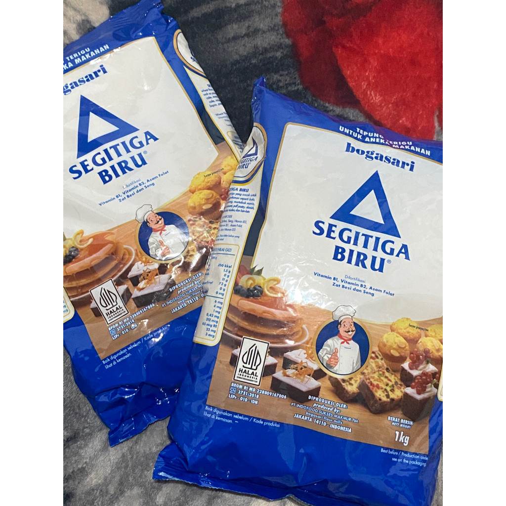 

TEPUNG TERIGU SEGITIGA BIRU 1KG