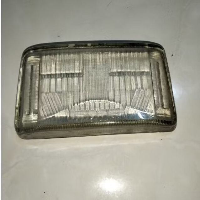 Kaca lampu depan motor Honda GL 100