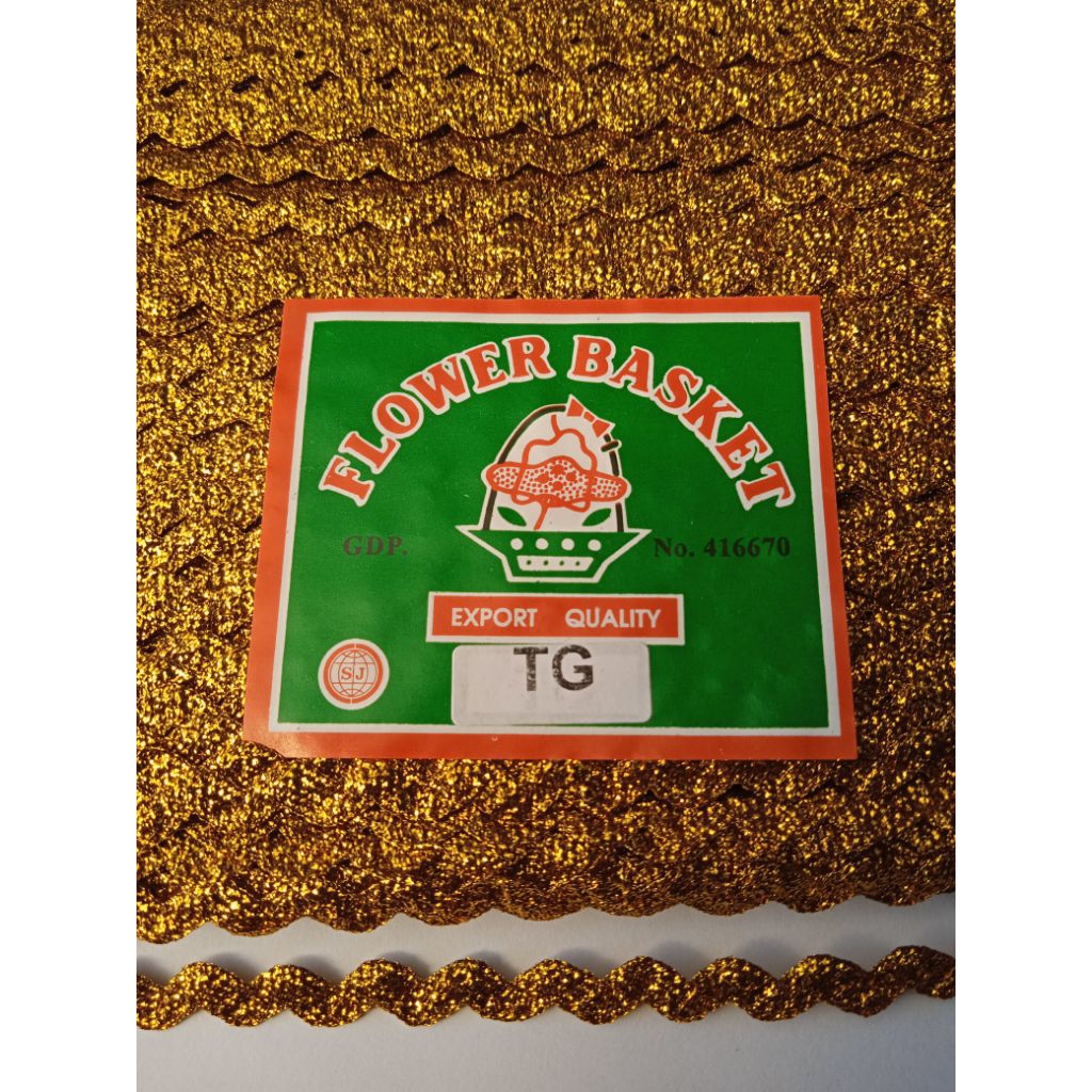 

Renda/pita zig zag mas dan perak tanggung lebar 5mm isi 36yrd