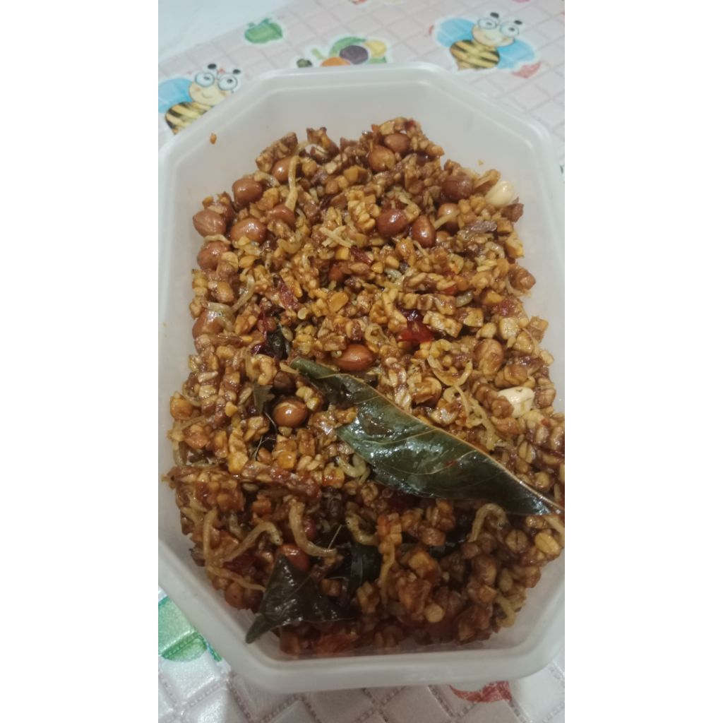 

Tericang ( tempe, teri, kacang)