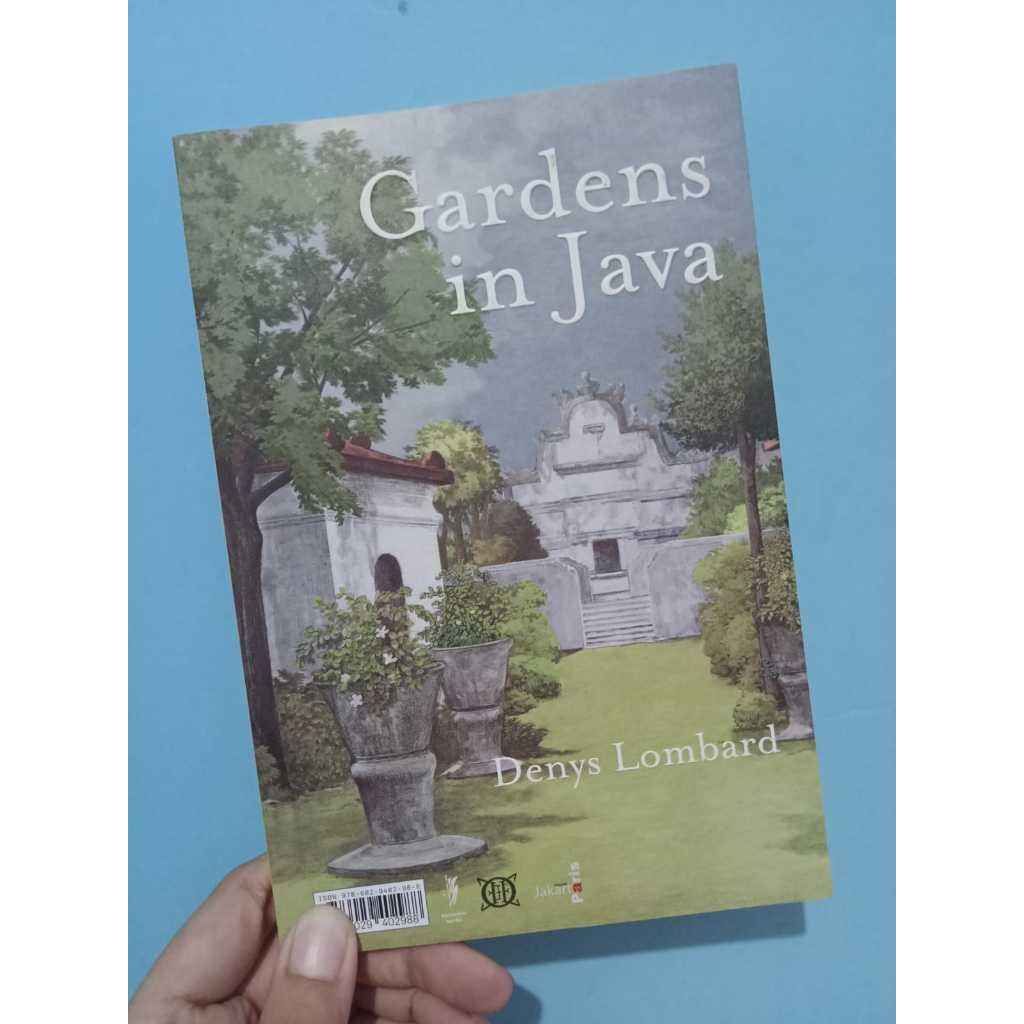 "Buku Taman-Taman di Jawa (Bilingual)"