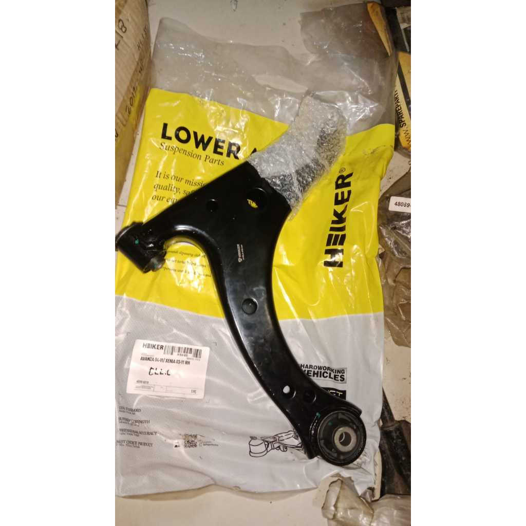 Lower Low Arm Sayap Bawah Toyota Avanza Lama Old Kanan / Kiri