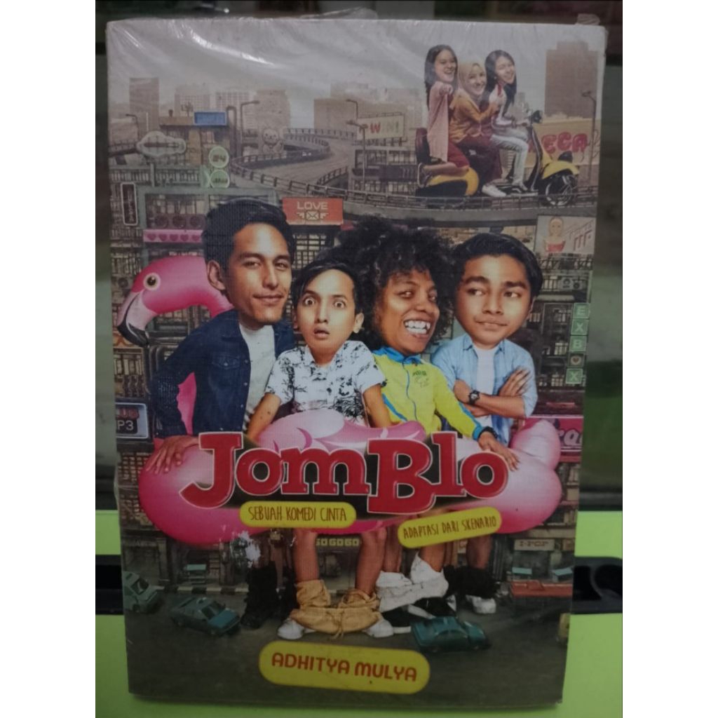NOVEL KOMEDI "JOMBLO-SEBUAH KOMEDI CINTA"