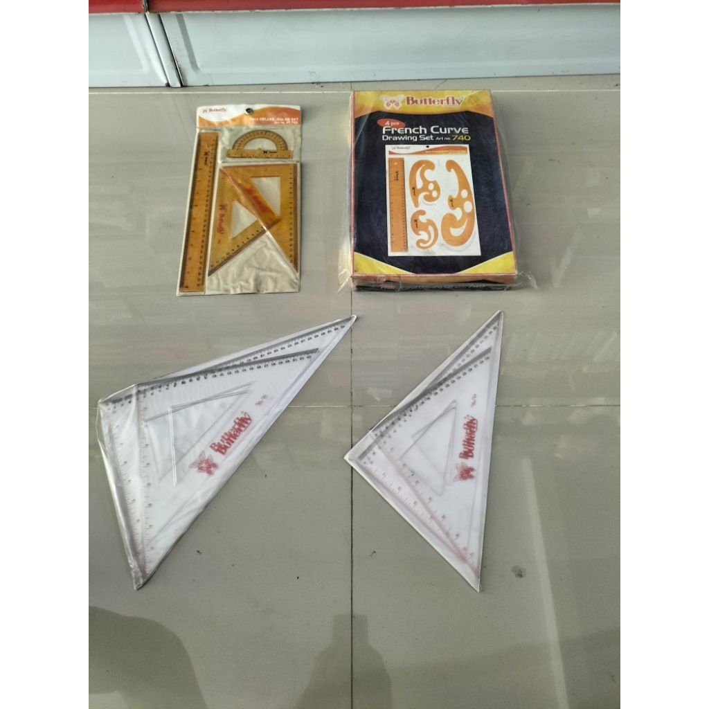 

BUTTERFLY Penggaris Segitiga The Jungle Butterfly BT-885 / Triangle Ruler No 10 / Triangle Ruler No 12 / 4 pcs Deluxe Ruler Set Art no BT-760 / French Curve Drawing Set Art no 740 - Set..