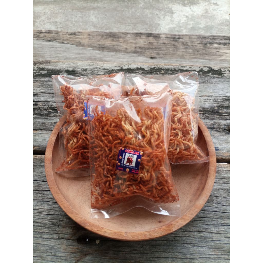 

Camilan jajan Mie Pedas Spiral Cap Banteng Liar Homemade 2000 an