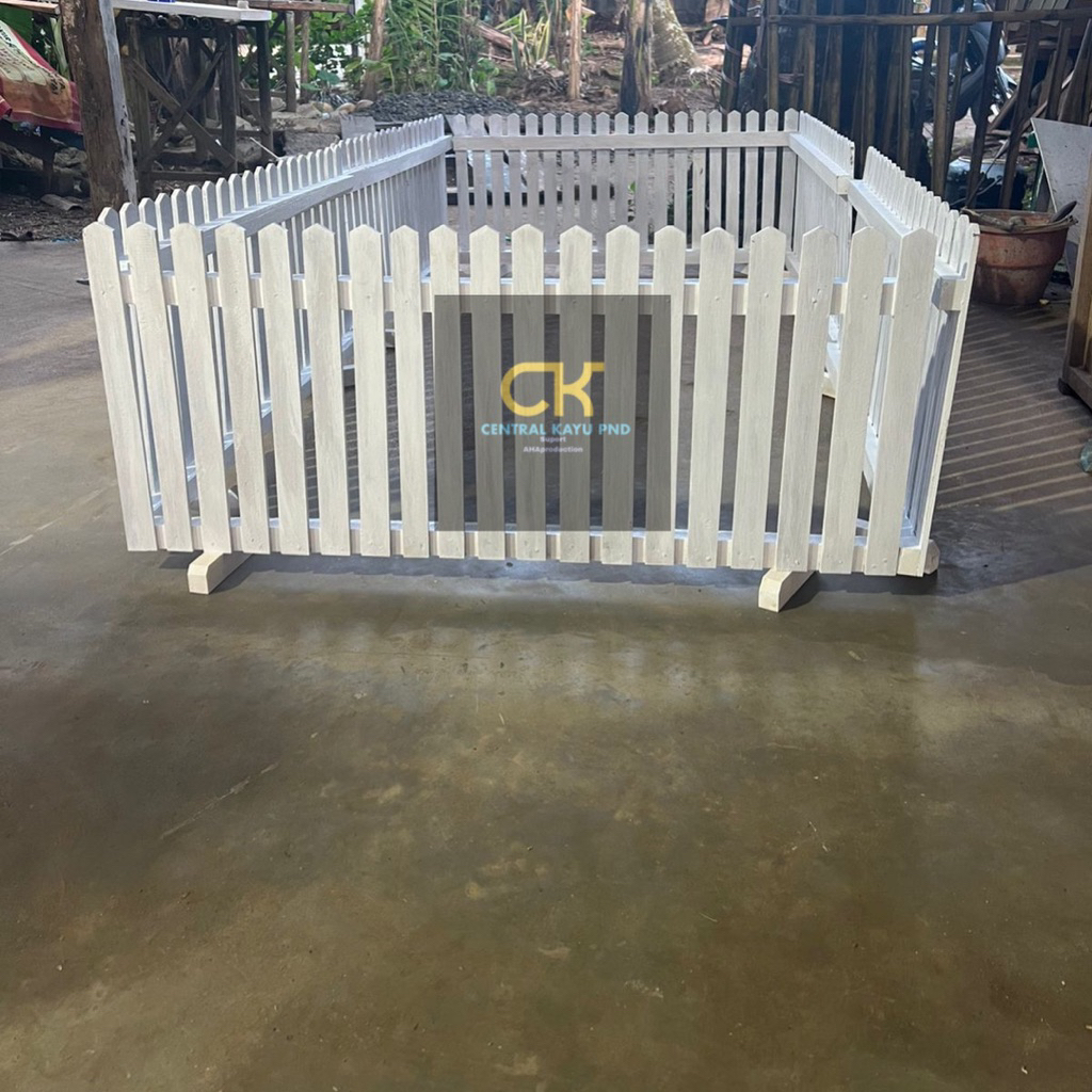 pagar kayu minimalis, pagar penyekat ruangan, pagar halaman rumah