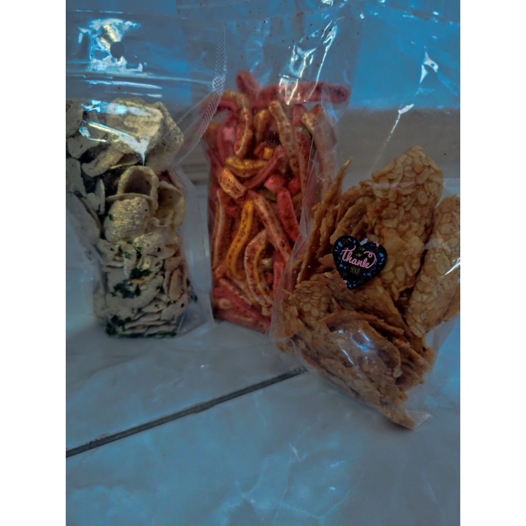 

kentang goreng, basreng, keripik tempe