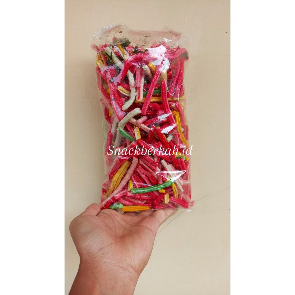 

Sebring seblak kerupuk beton/kerupuk jaat original daun jeruk gurih kemasan 500gr. Cemilan renyah snack food.