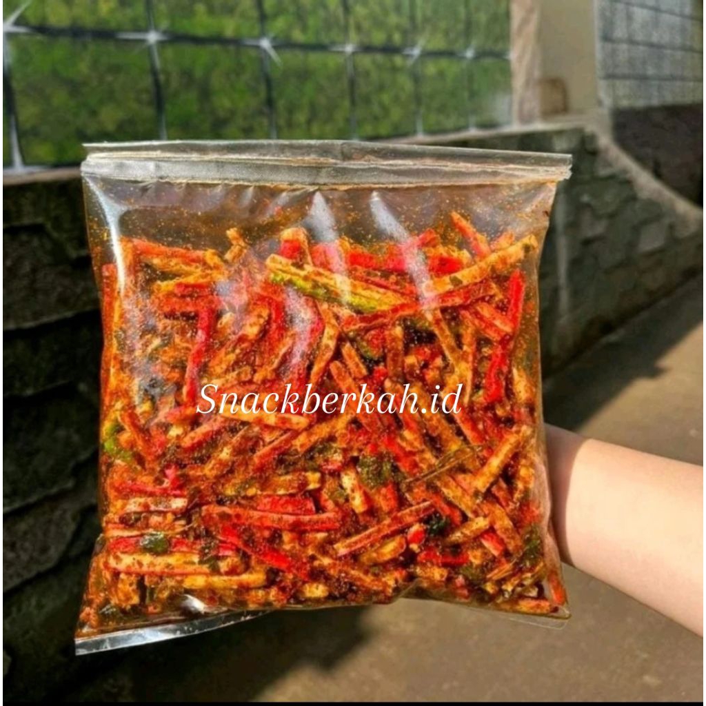 

Sebring seblak kering kerupuk beton/kerupuk jaat pedas daun jeruk kemasan 250gr. Cemilan pedas.