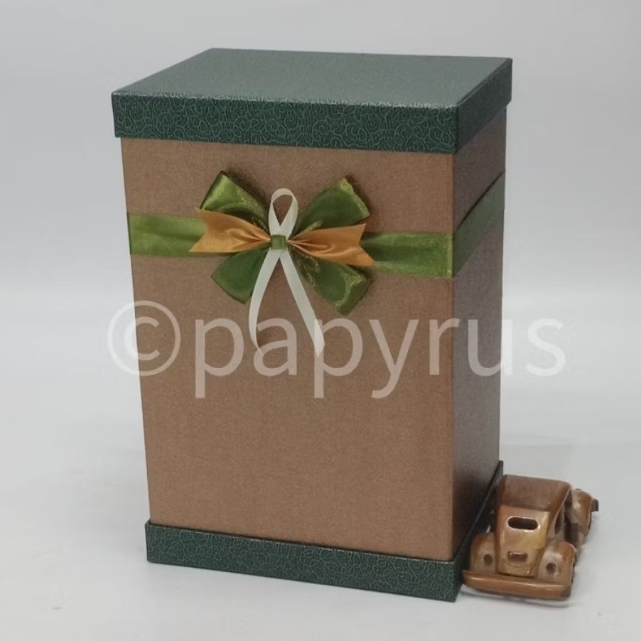 

PAPYRUS Sandwich 15x20 Tinggi 30cm Kotak Kado Gift Box V3