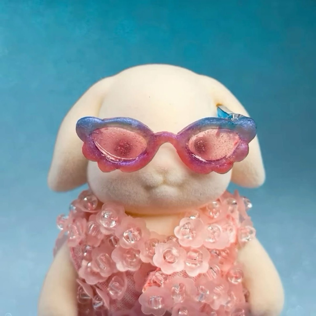 fanmerch keychain sticker & mini doll set