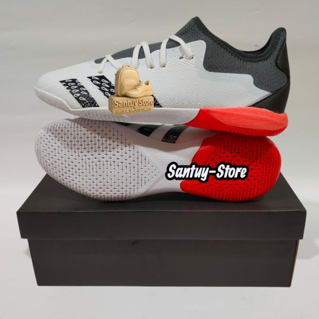 sepatu bola futsal ultra ringan predator white red freak red