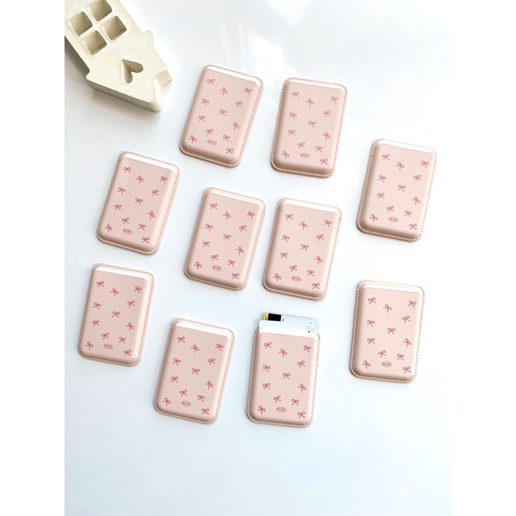 

Leather pocket ribbon magnetic