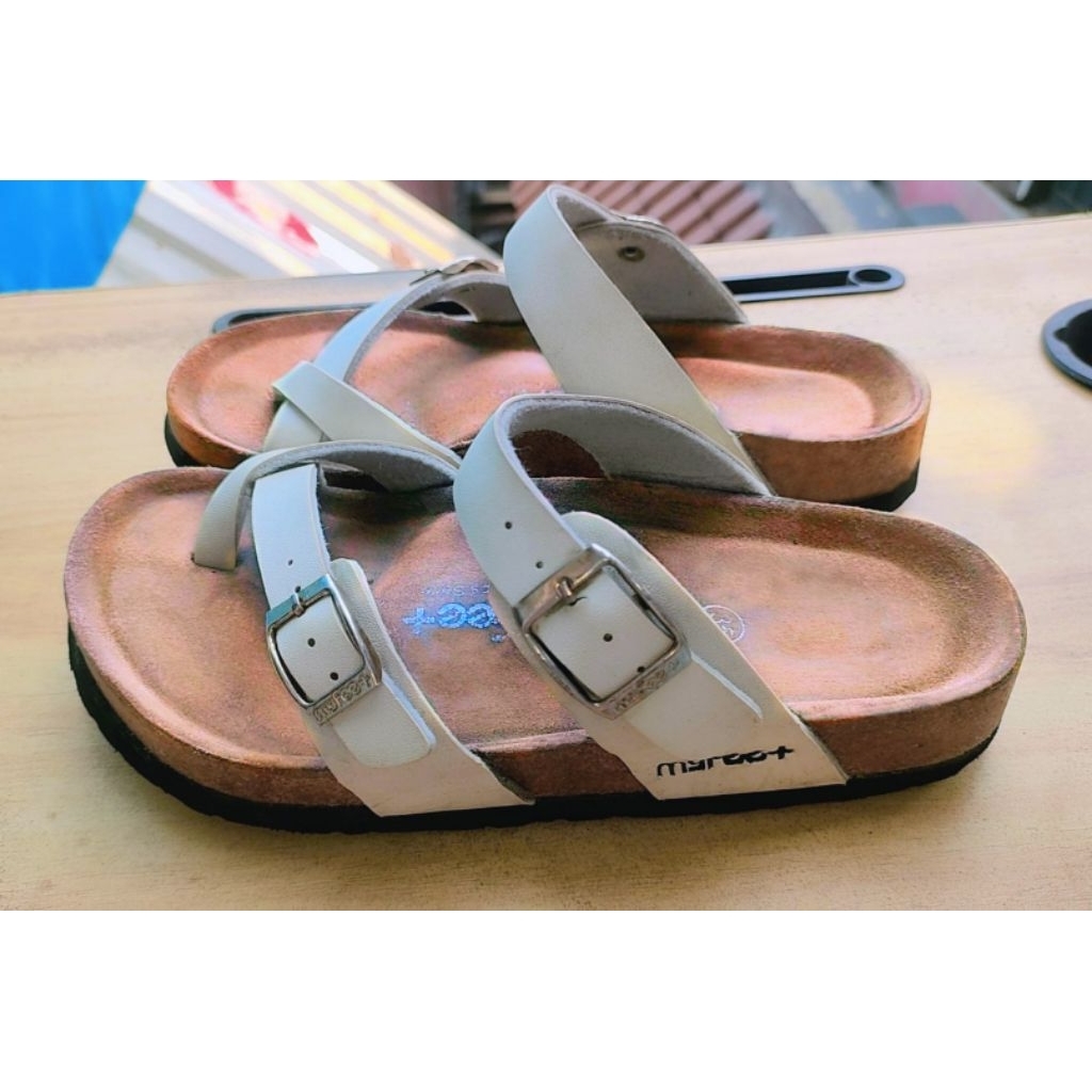 MyFeet F4 Fm  (Sandal/Preloved/Second)