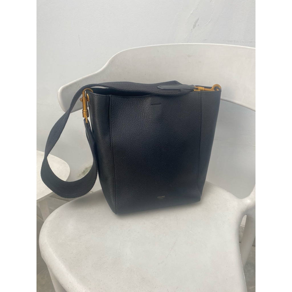 Celine hobo shoulder bag simple elegan preloved