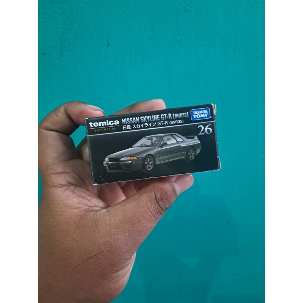 tomica nissan skyline r32
