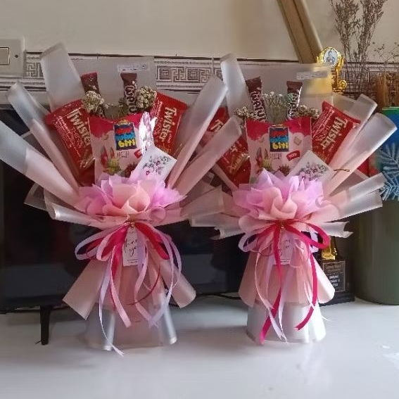 

BUKET SNACK UKURAN MEDIUM bisa req nuansa warna