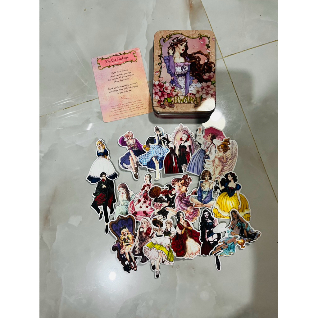 

Hwara tin + Die cut sticker 18 pcs