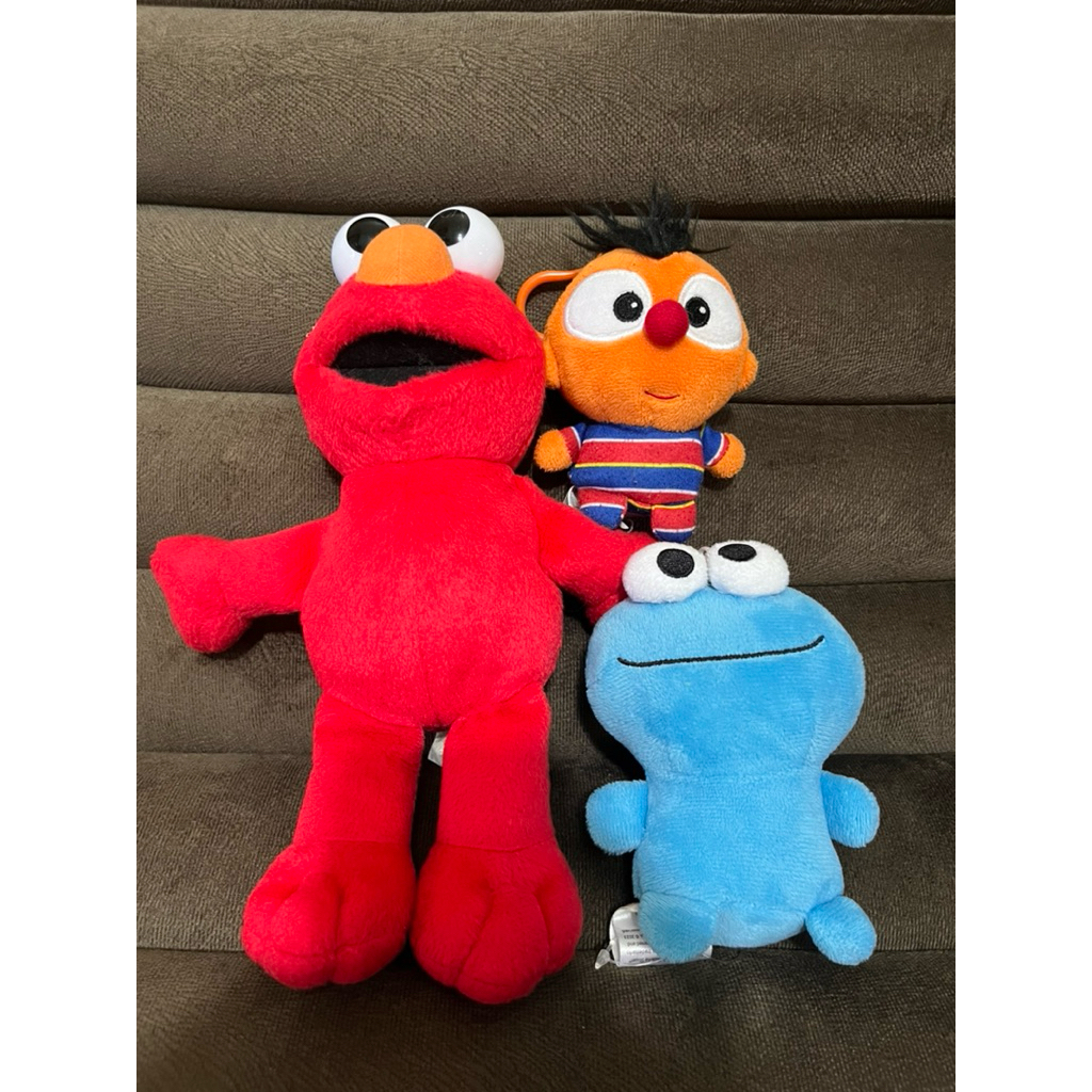 Gantungan kunci/tas boneka Elmo sesame street brand pudar
