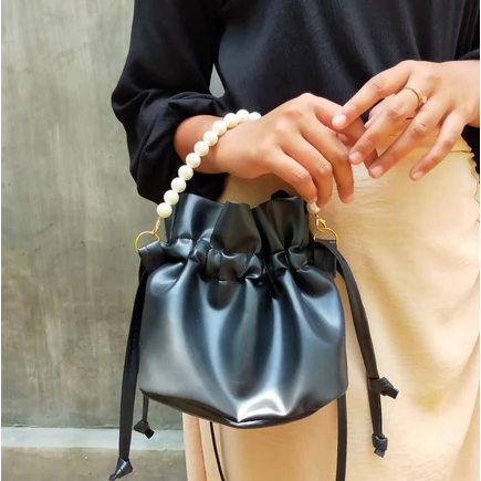 Tas Selempang Bucket Serut Bahan kulit sintetis mutiara Murah /Tas Serut mutiara pearl
