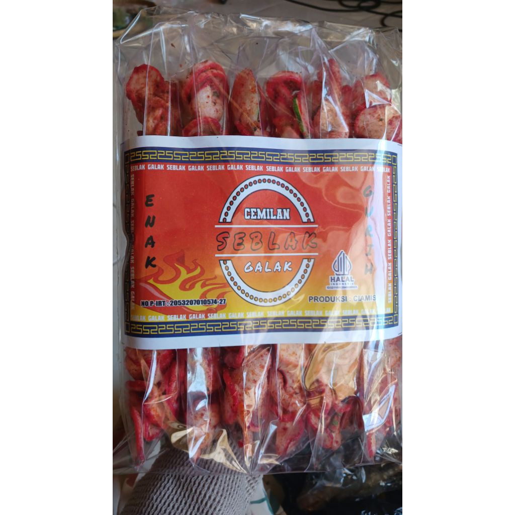 

SEBLAK KERUPUK PEDAS RP 1000 isi 12pcs, pedas gurih daun jeruk
