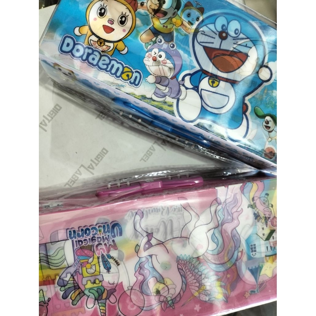 

Kotak Pensil 3D Karakter