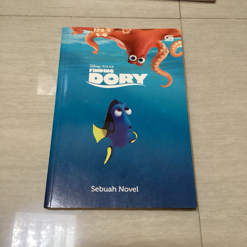 [preloved] sebuah novel: finding dory dan frozen