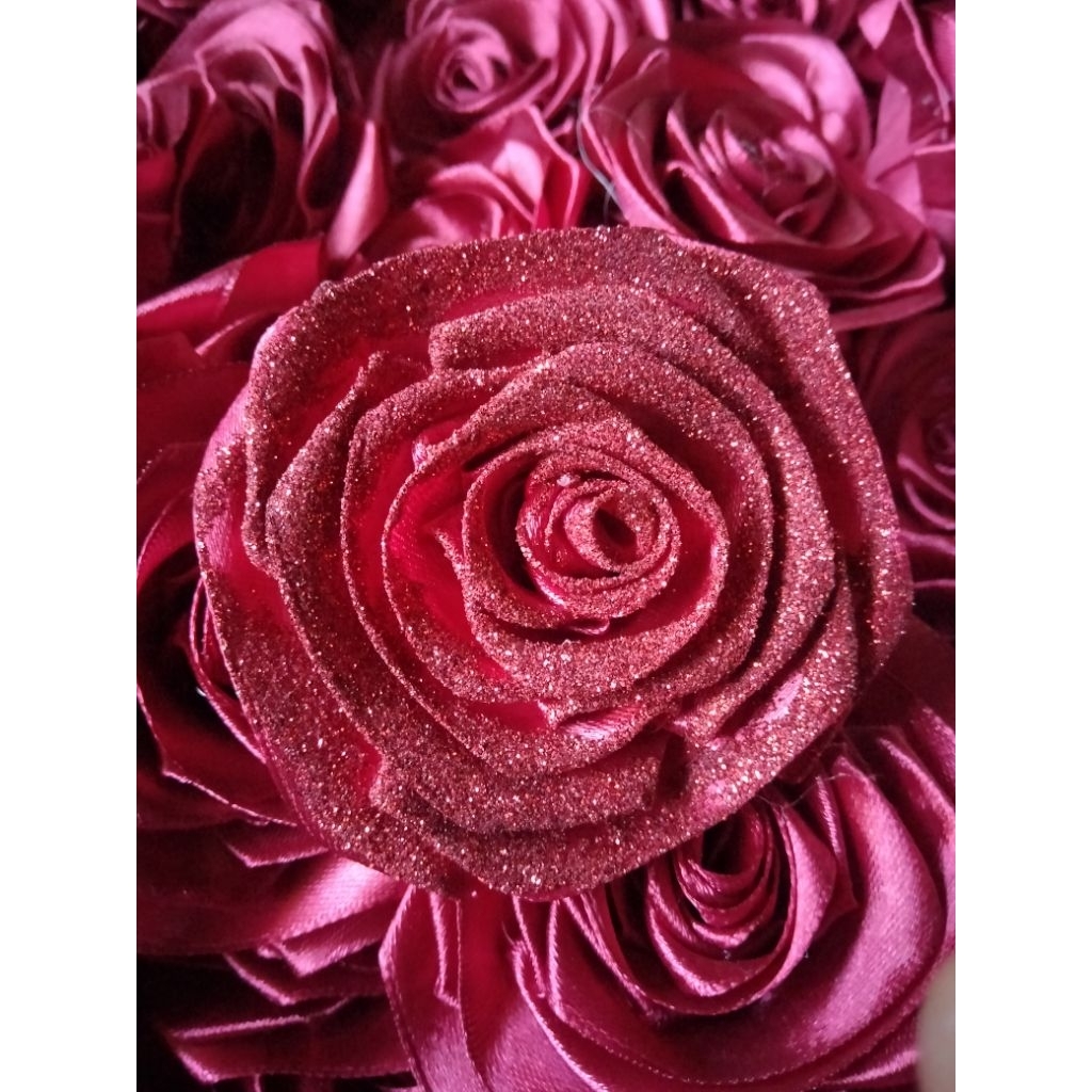 

Bunga pita satin gliter maron