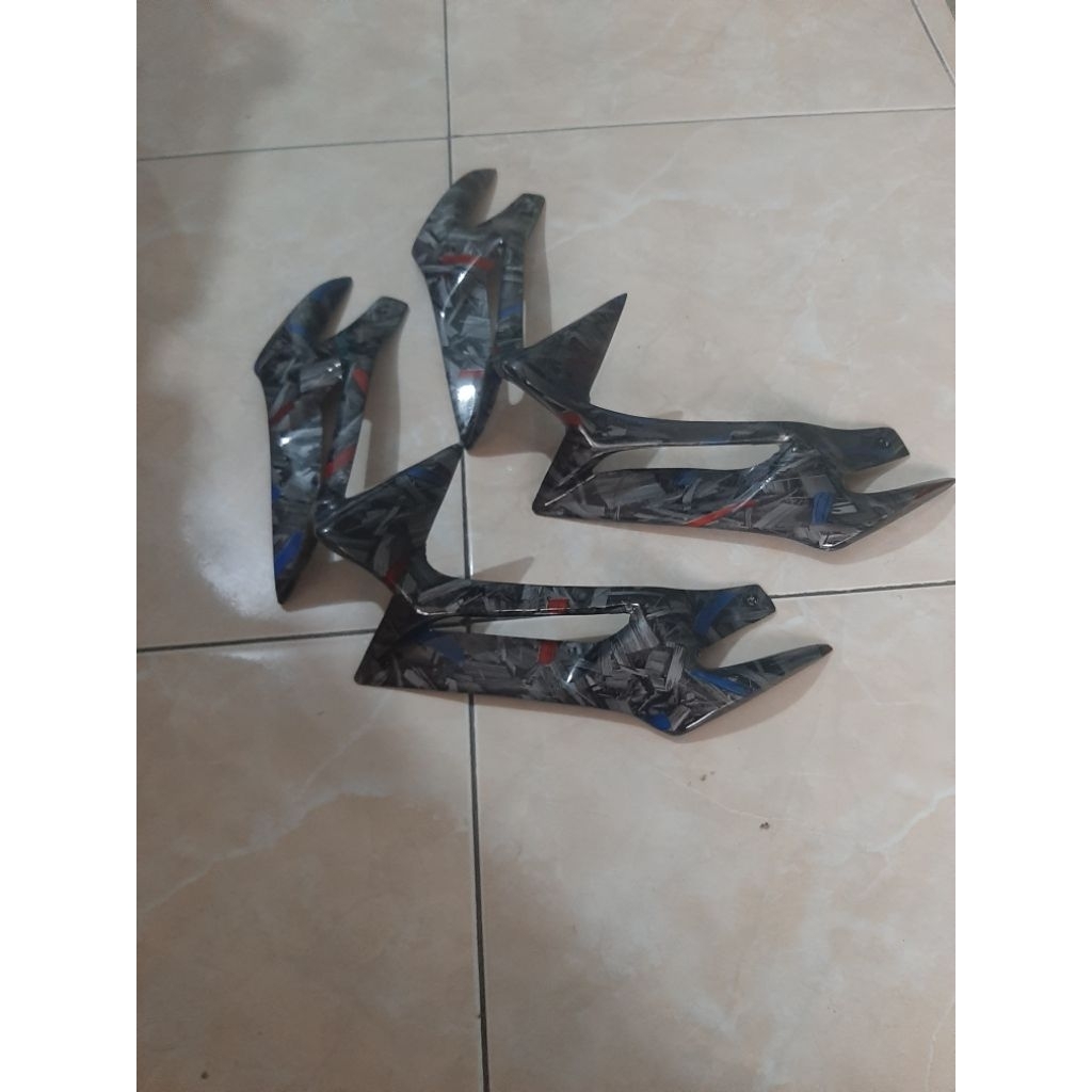 Winglet carbon R25 old Winglet depan R25 old