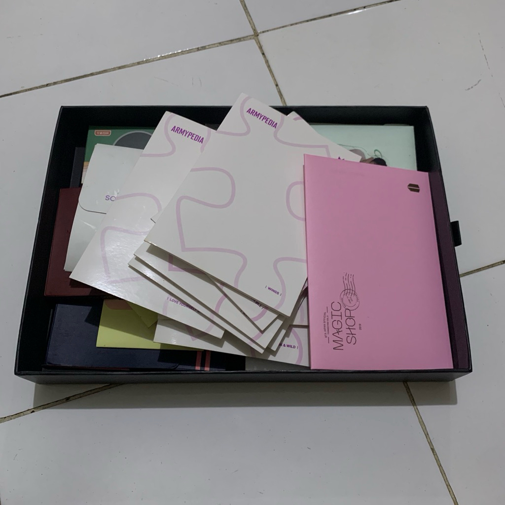 

Amplop / Envelope Official BTS dari Postcard & Photocard Official