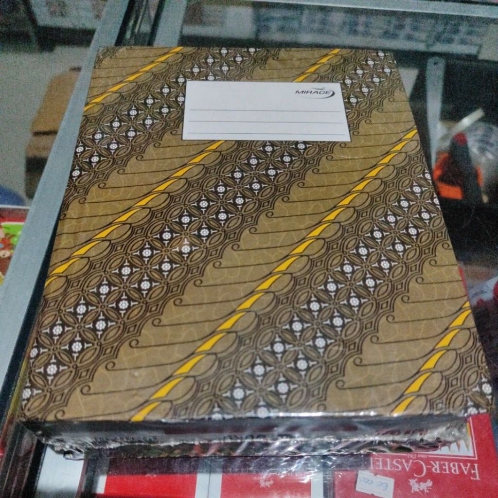 

Buku Kwarto 300 Lembar Mirage