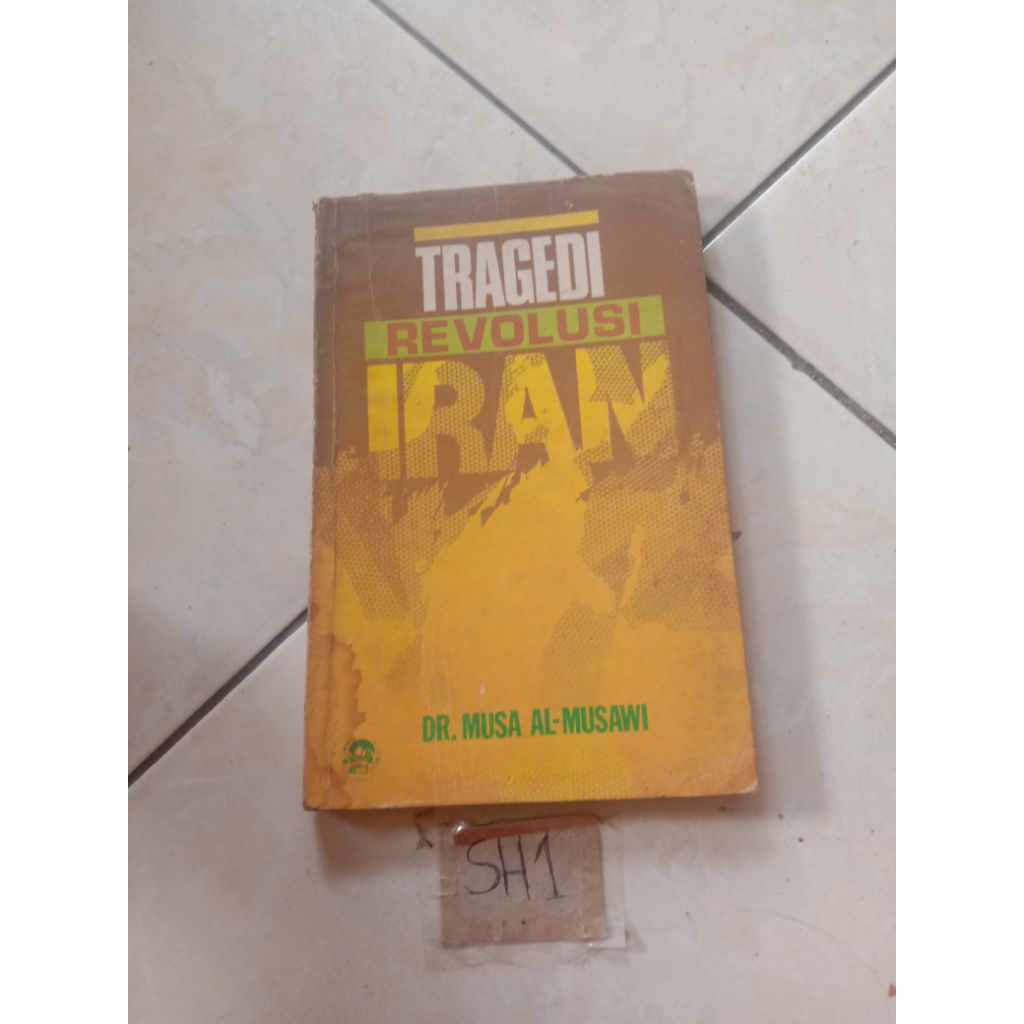 buku tragedi revolusi iran