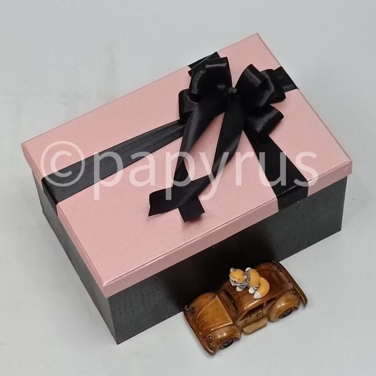 

PAPYRUS Kombinasi 20x30 Tinggi 15cm Kotak Kado Gift Box V1