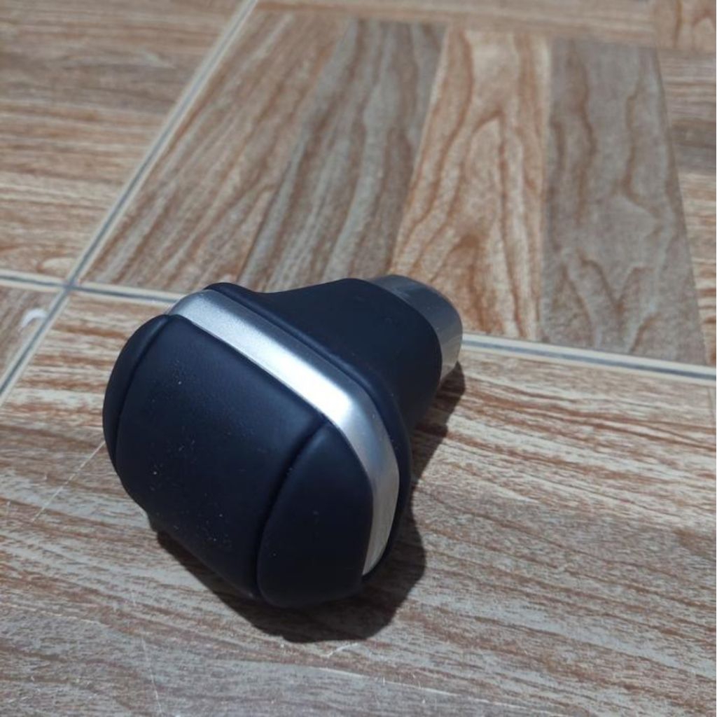 Shift Knop Matic Tuas Persneling Matic Innova Zenix Original