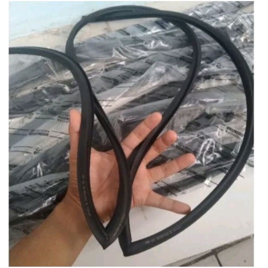 KARET KACA DEPAN MOBIL AVANZA ALL NEW