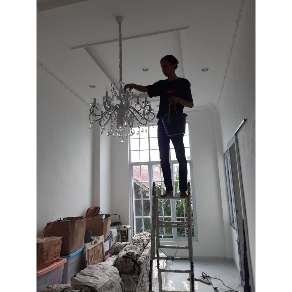 TUKANG BONGKAR PASANG LAMPU GANTUNG