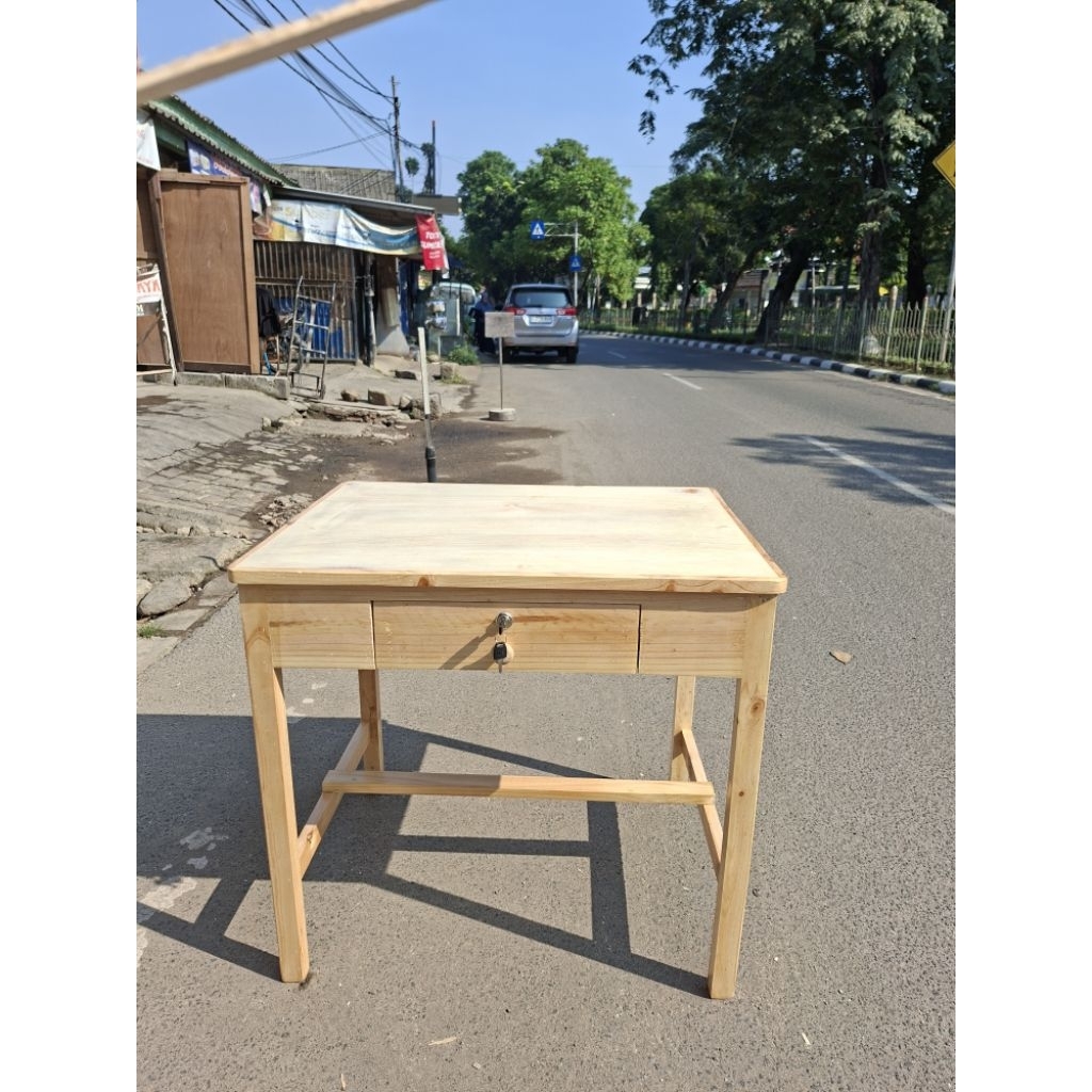 Meja kaser ukuran 80x60x75 lacinya pakai rel