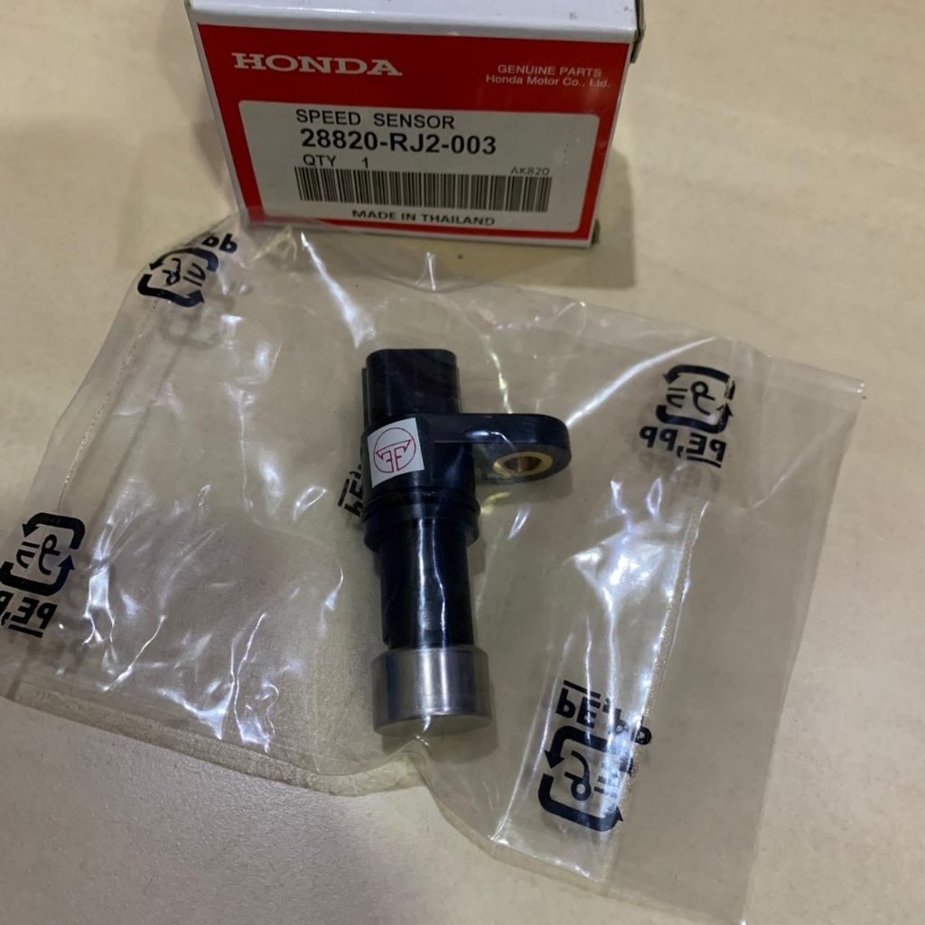 sensor speedometer sensor speed Honda mobilio 1pcs orginal