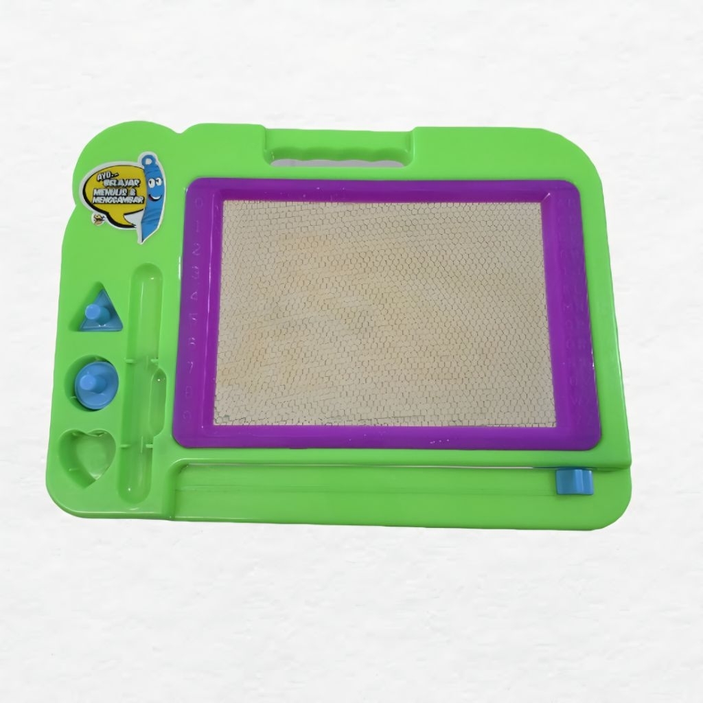 

PRELOVED. MAINAN PAPAN TULIS MAGNET ANAK