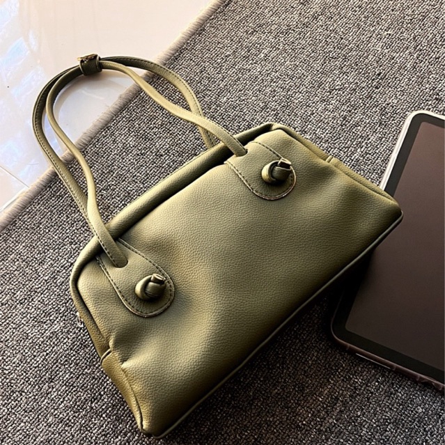 Tenteng Husni Tas Wanita Polos Simpel