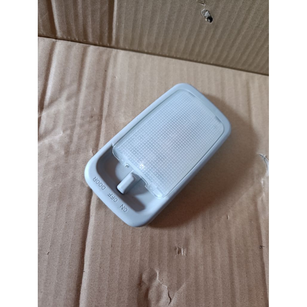 lampu plafon kabin blakang Innova lama original