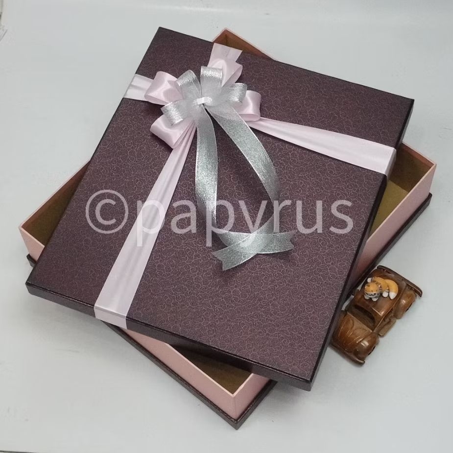 

PAPYRUS Sandwich 35x40 Tinggi 8cm Kotak Kado Gift Box Hardbox Hampers V2