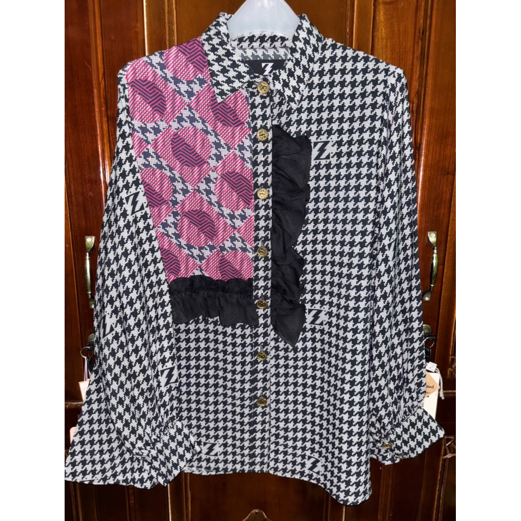 Preloved zaskia sungkar size M