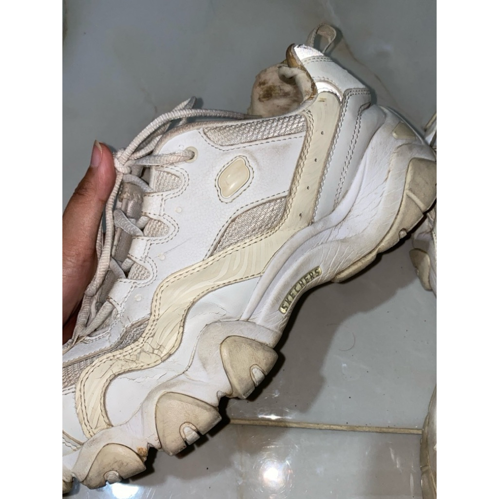 Preloved Sepatu Sneakers Skechers D'Lites 2