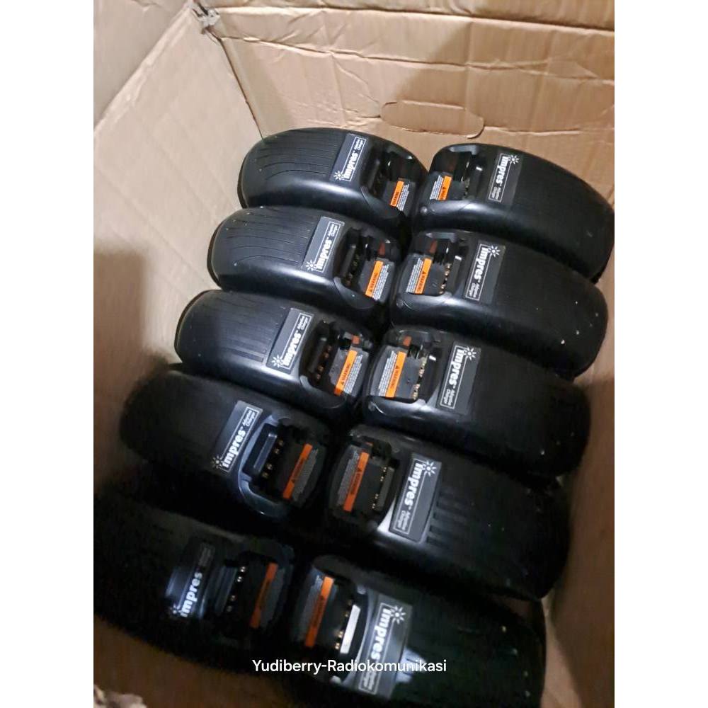 CHARGER MOTOROLA NTN7209A  BUAT MOTOROLA XTS-2500 ORI CASAN MT2000  XTS 2500