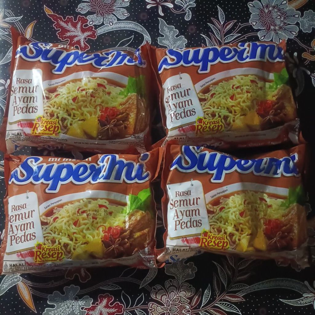 

Supermie Semur Ayam Pedas