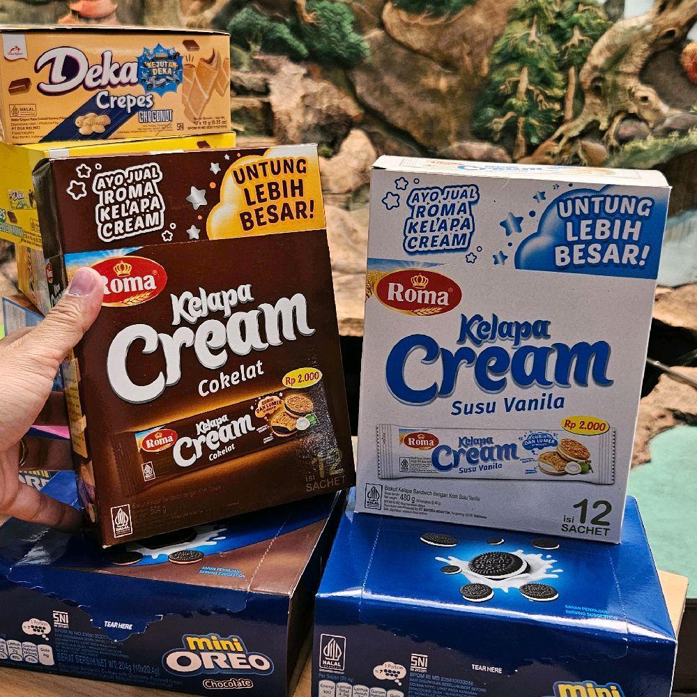 

ED 02.26 BOX 480GR ( 12*40GR ) - ROMA KELAPA CREAM COOKIE RASA VANILA - COKLAT ISI 12 PCS / ROMA CREAM COCONUT BISCUIT