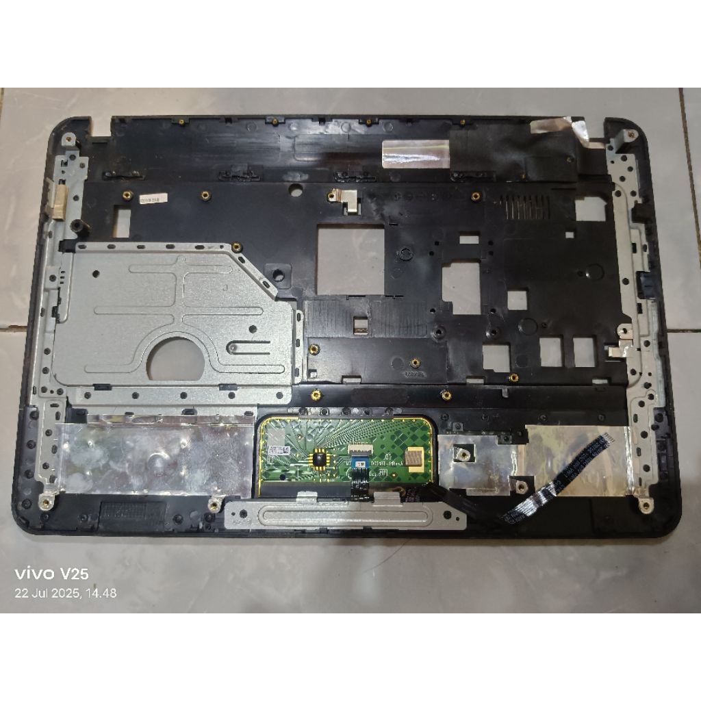 casing tengah dan touchpad hp 1000 hp cq45